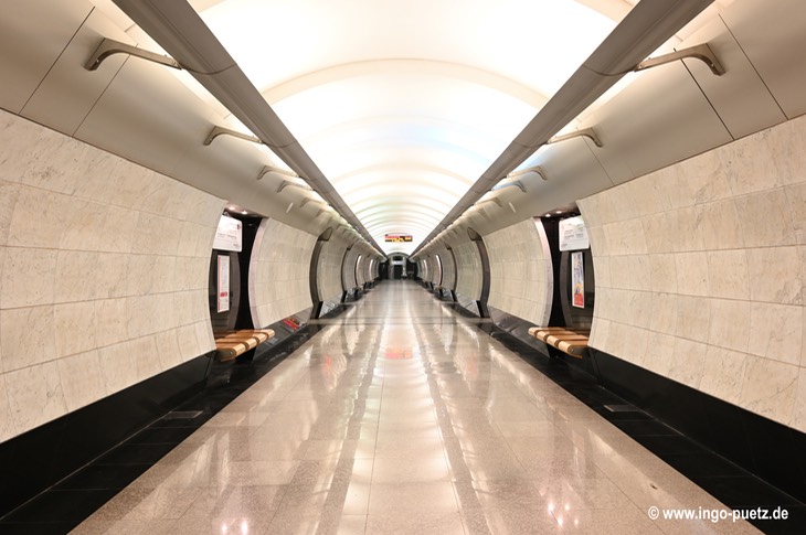 090-2019-Moskau-Metro Mejdunarodnaya